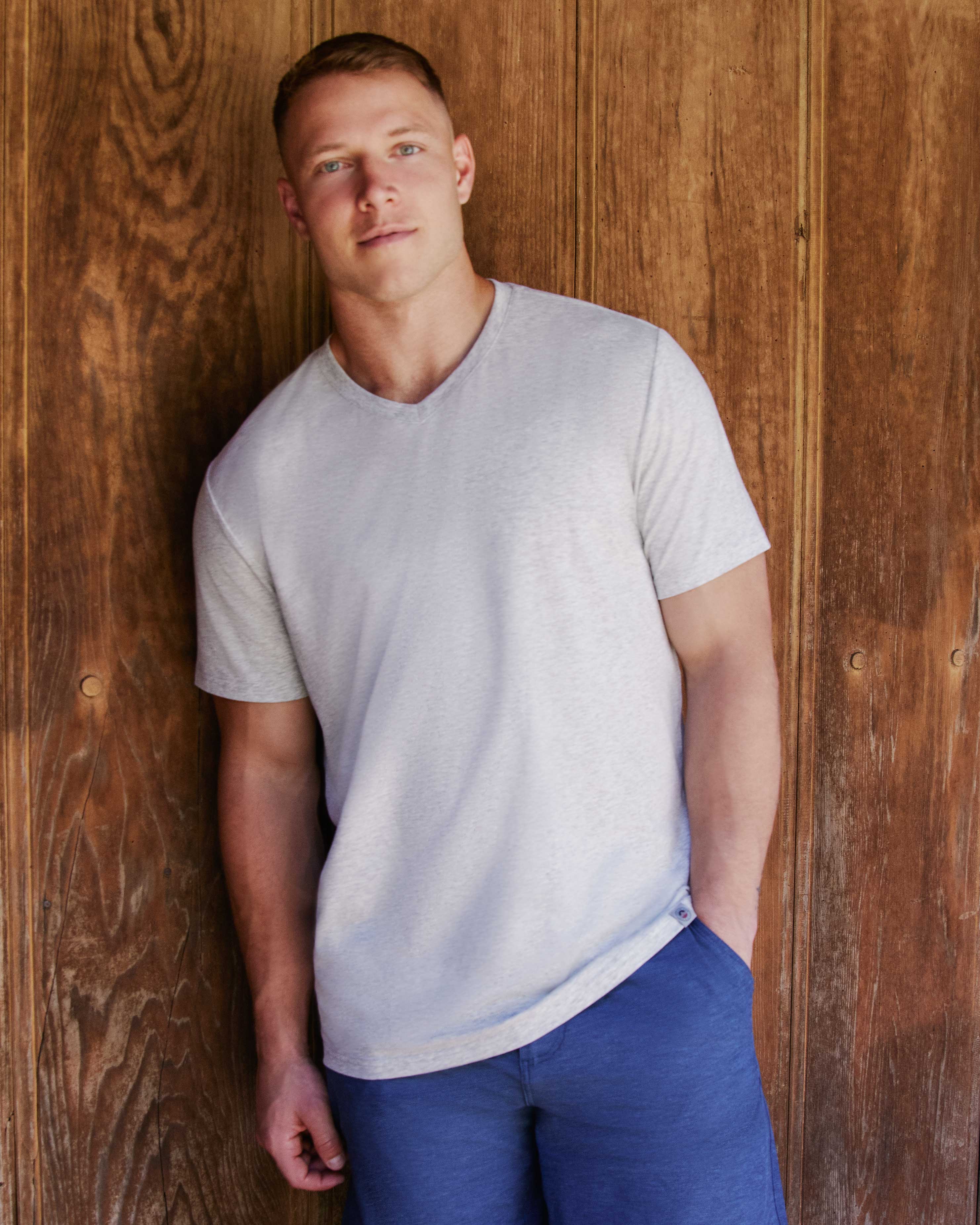 ESSENTIAL STRETCH COMFORT V-NECK TEE – Flag & Anthem