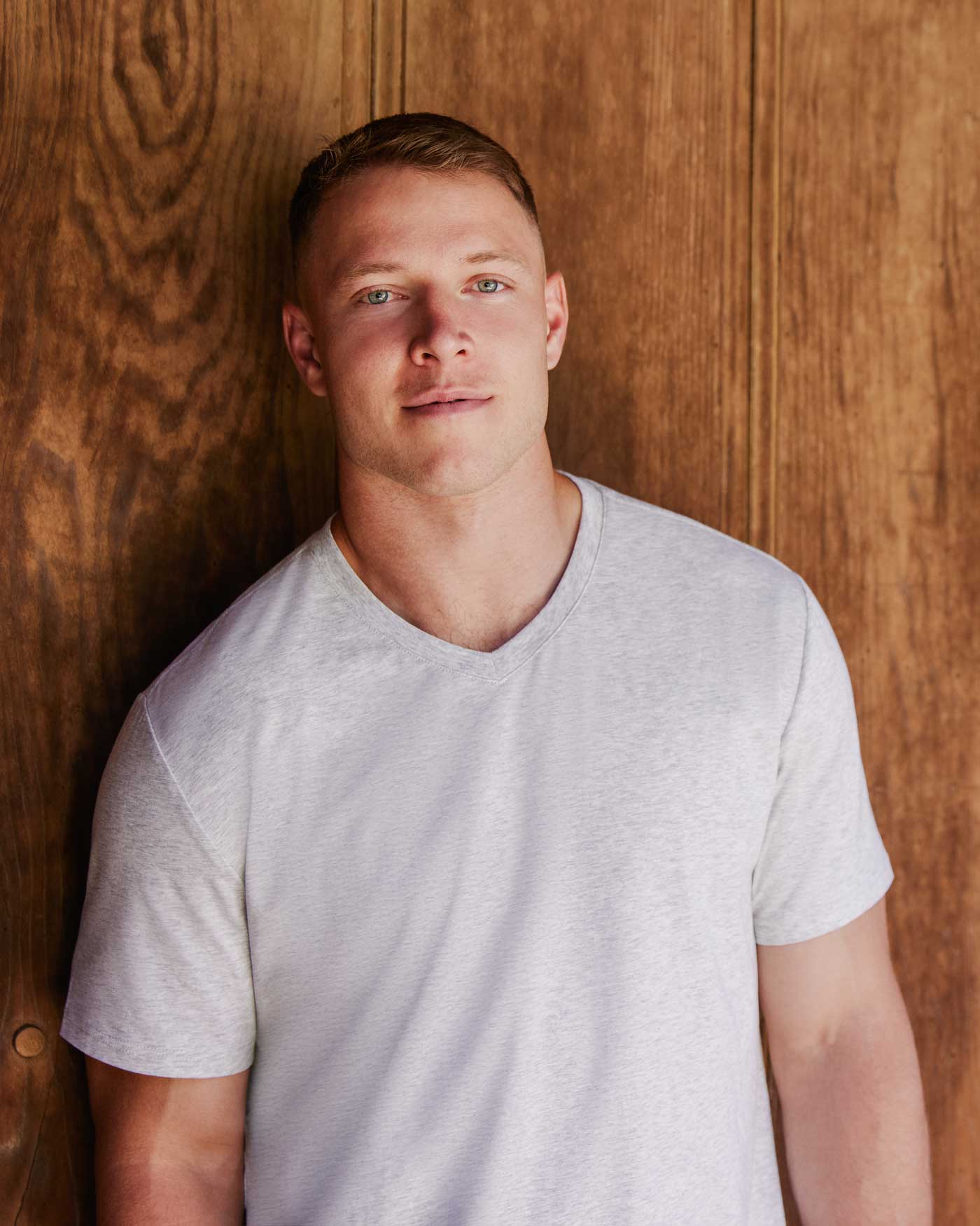 ESSENTIAL STRETCH COMFORT V-NECK TEE – Flag & Anthem