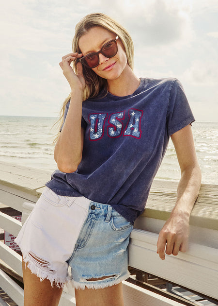 <p><strong>GRAPHIC TEES</strong></p>