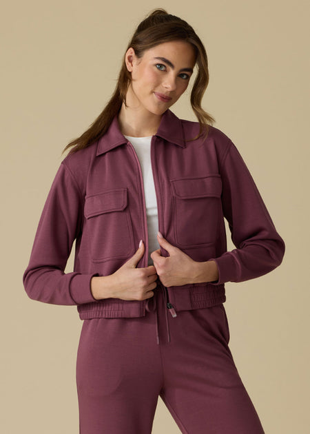 <p><strong>LOUNGEWEAR</strong></p>