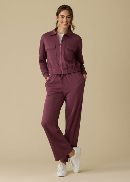 <p><strong>LOUNGEWEAR</strong></p>