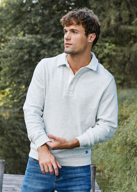 <p><strong>POLOS</strong></p>