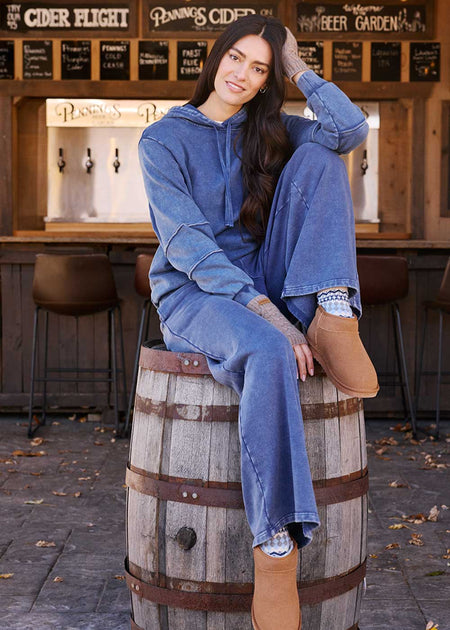 <p><strong>MATCHING SETS</strong></p>