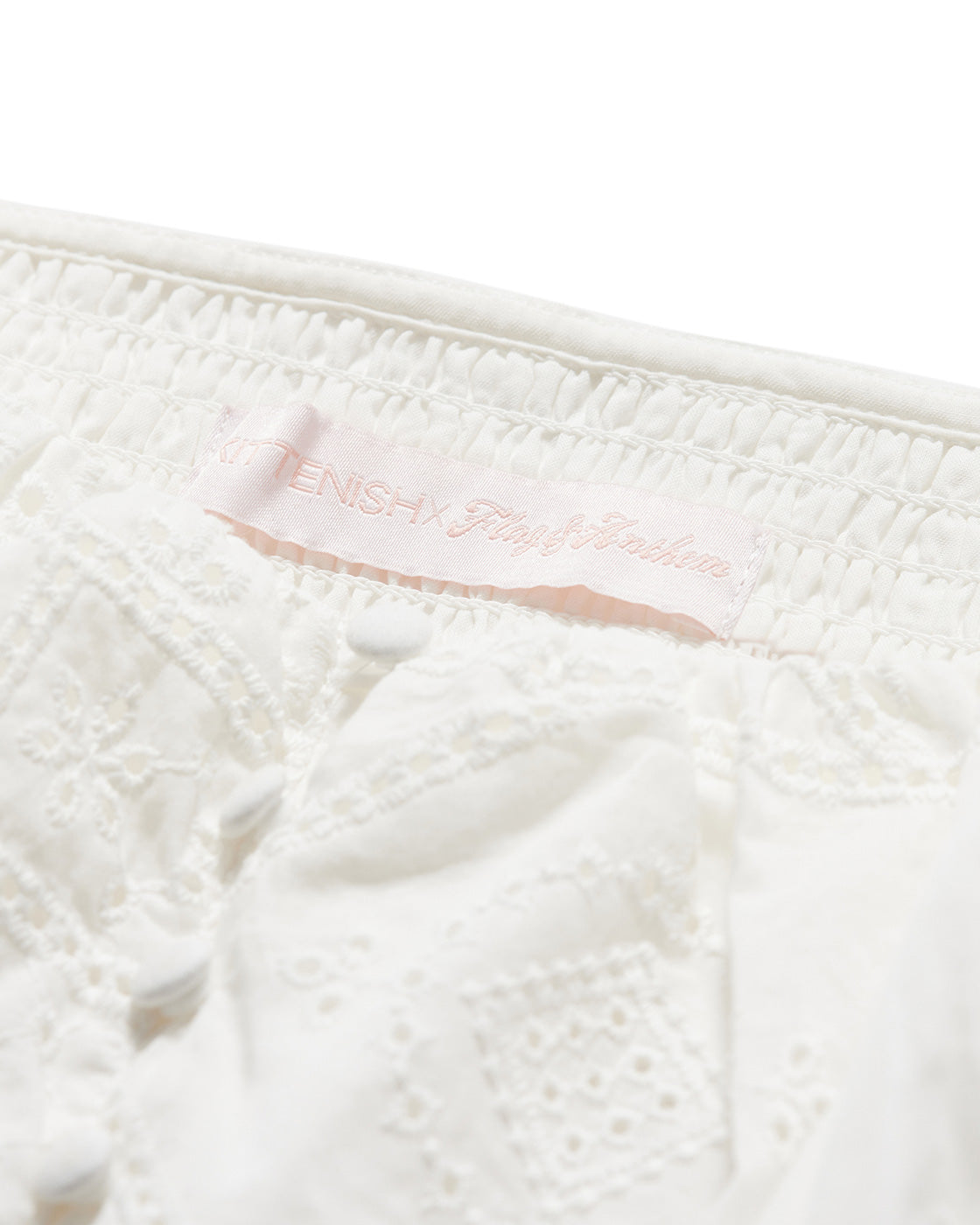 DOLLY EYELET TOP