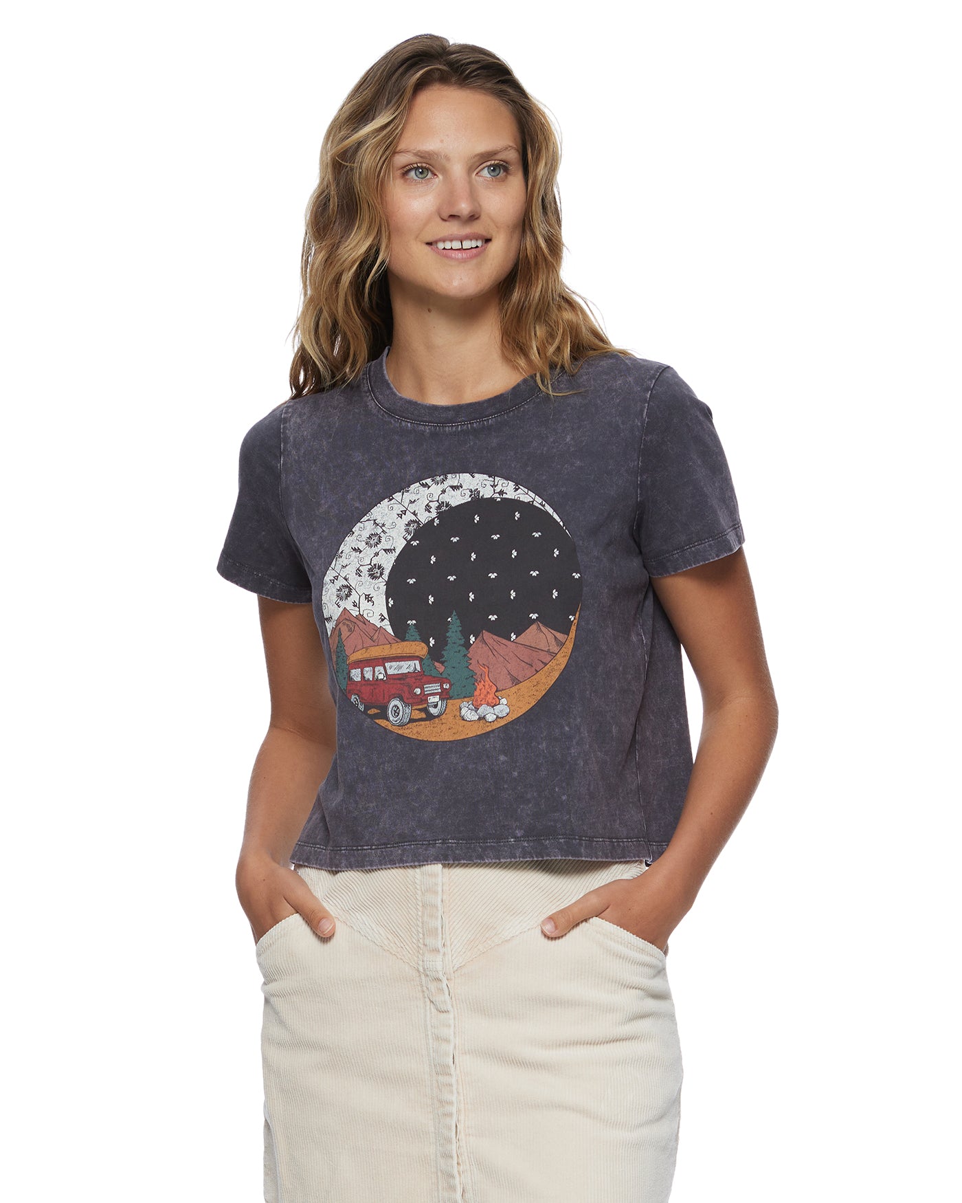 SOUTHWEST MOON CROPPED GRAPHIC TEE