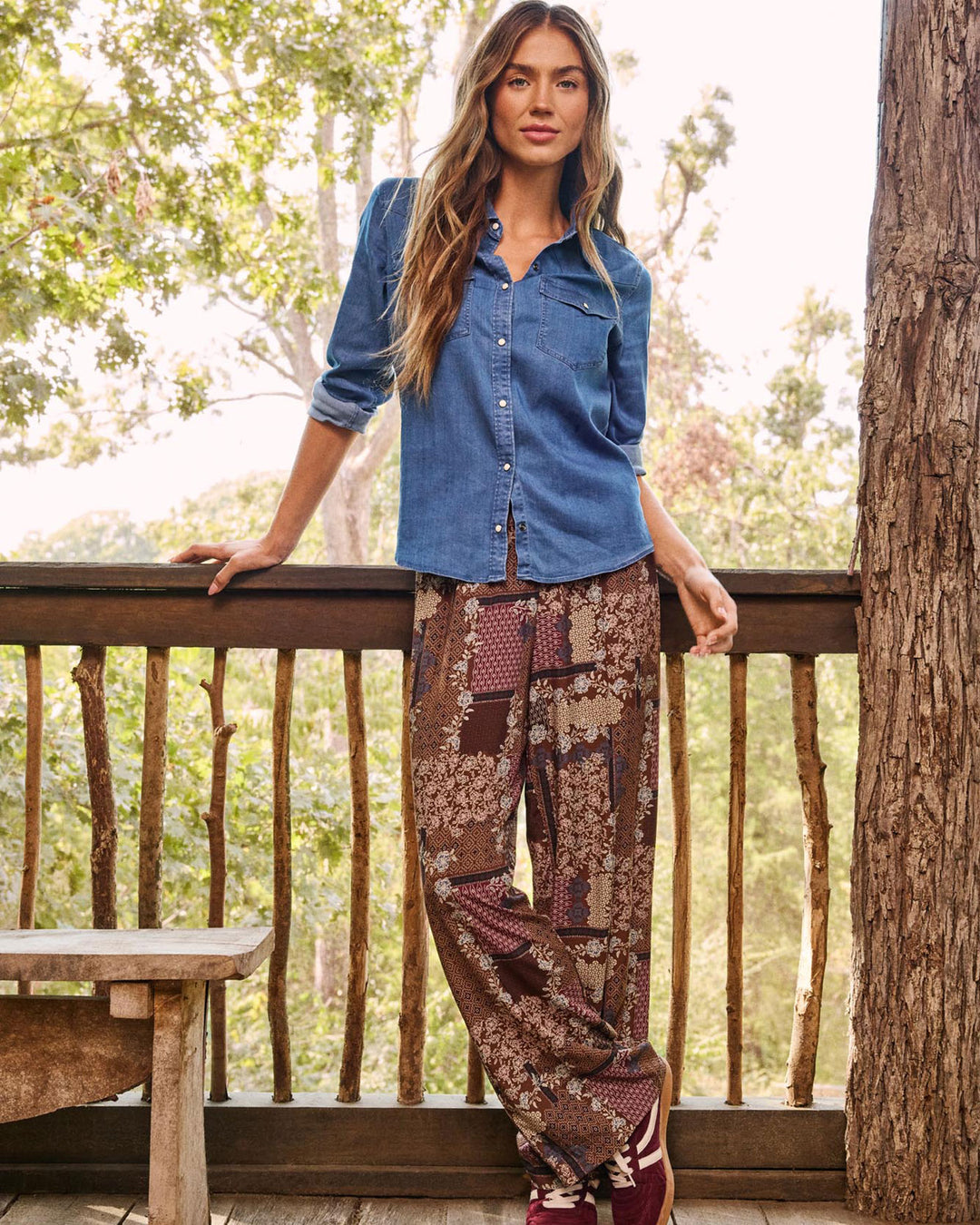 MAGNOLIA WESTERN STRETCH CHAMBRAY SHIRT