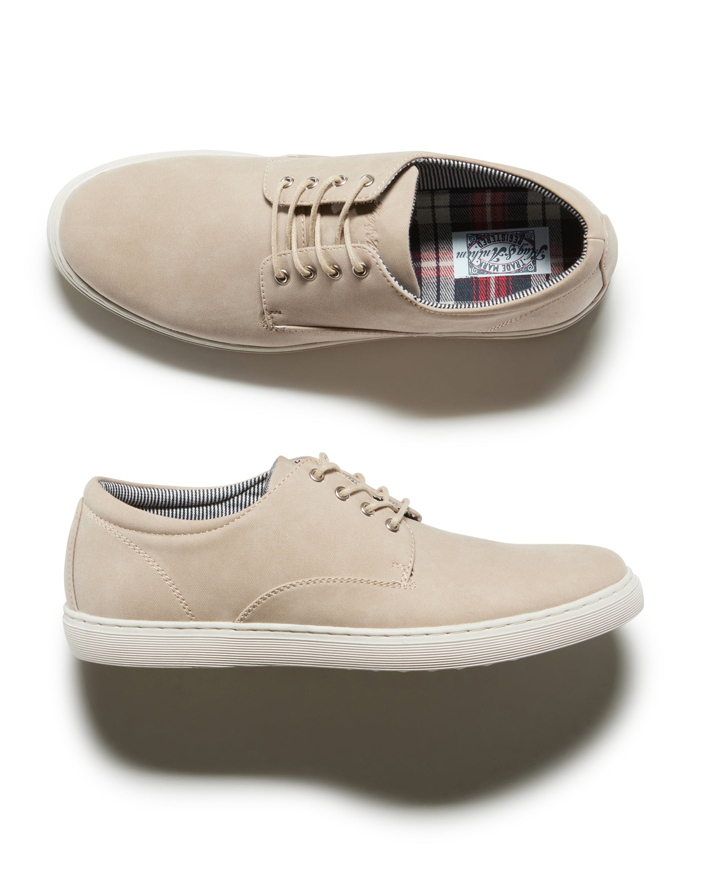 PEMBROKE CANVAS SNEAKER