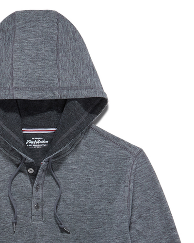 HERO TEXTURED STRETCH HOODED HENLEY